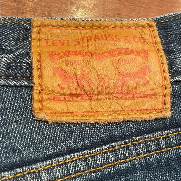 White Oak Cone Denim Levi’s Classic Straight Leg cropped Blue Jeans - Picture 8 of 10